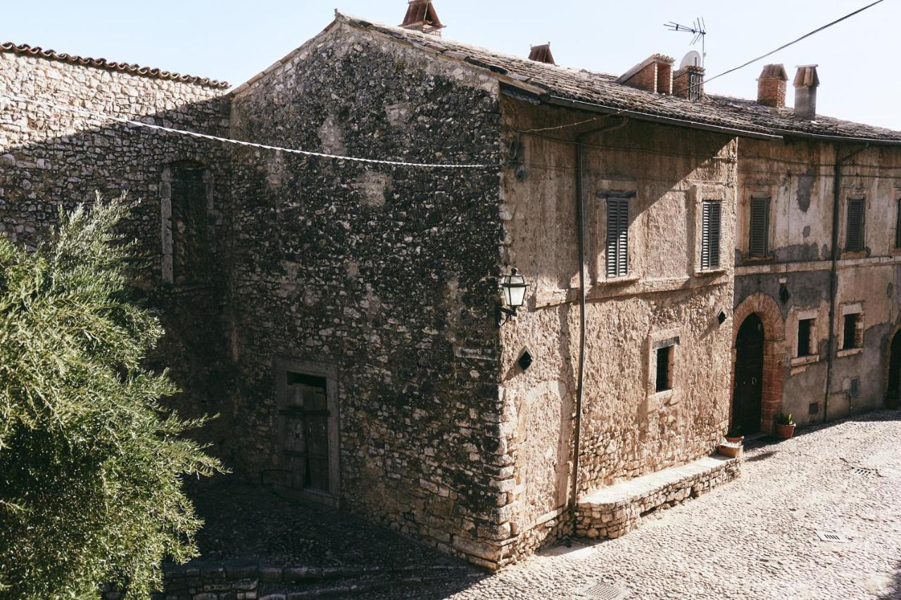 Albergo Diffuso Crispolti Labro Exteriör bild