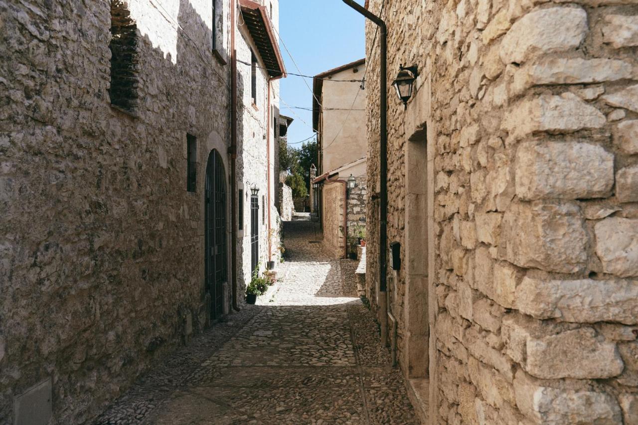 Albergo Diffuso Crispolti Labro Exteriör bild