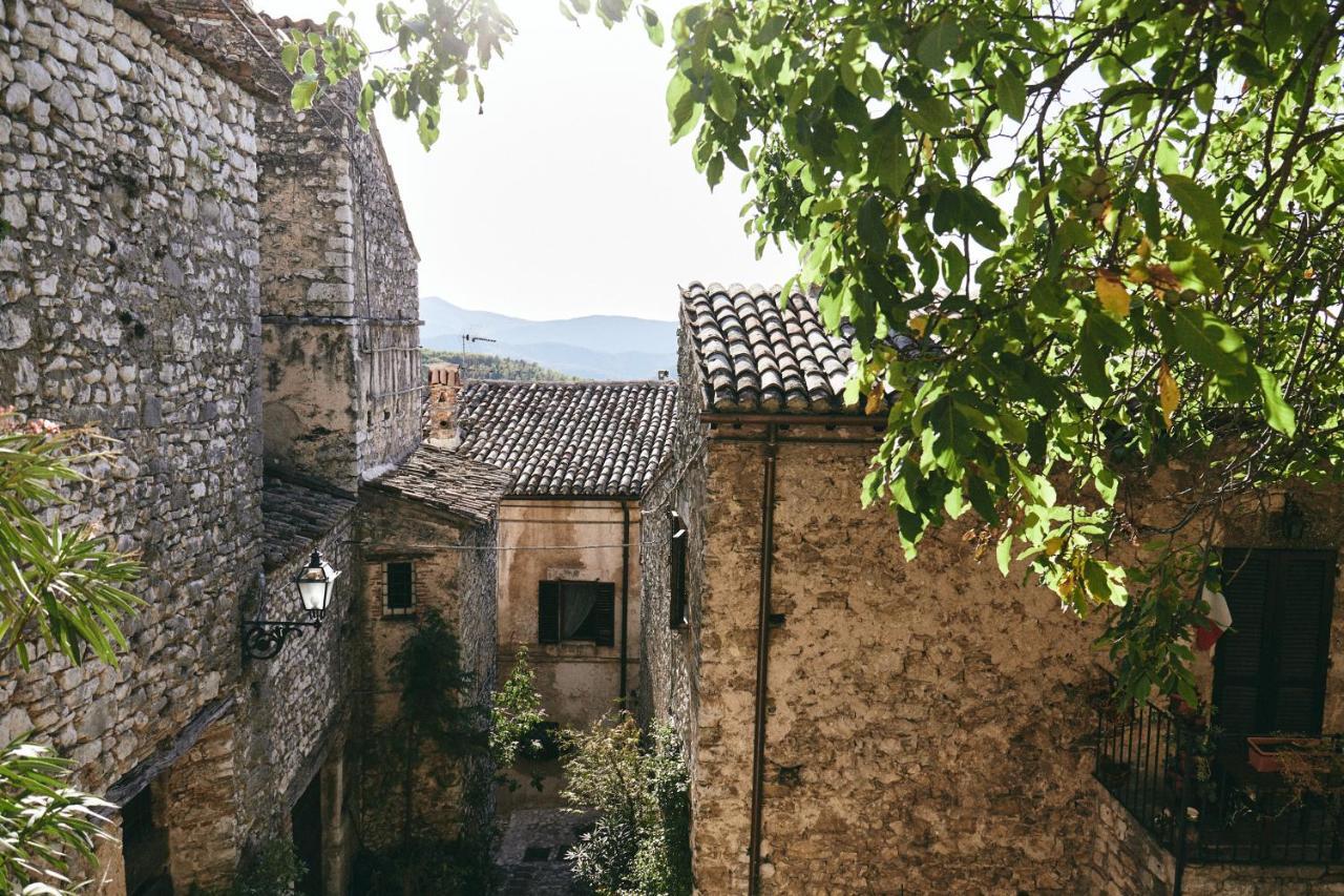 Albergo Diffuso Crispolti Labro Exteriör bild
